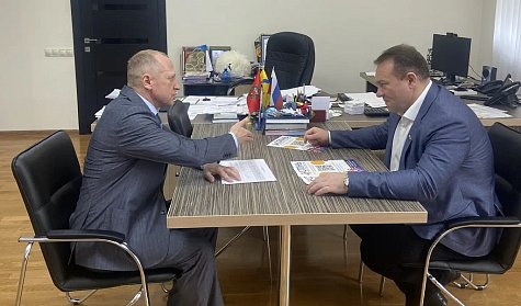 Велопробег, соревнования по силовому троеборью и футбольный турнир